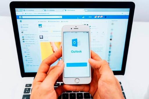 Pourquoi Vous ne devriez pas utiliser Outlook ou Gmail pour faire du Marketing par Email?