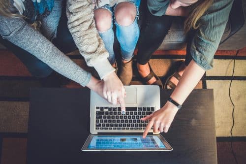 10 Éléments Essentiels d'une Conception de Pied de Page d'Email Efficace